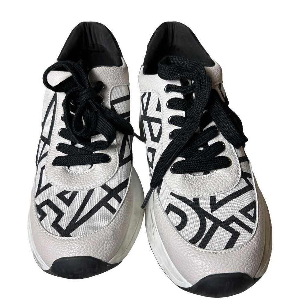 Karl Lagerfeld Paris Dallas Lace up Sneaker Womens Size 9 M Excellent Condition